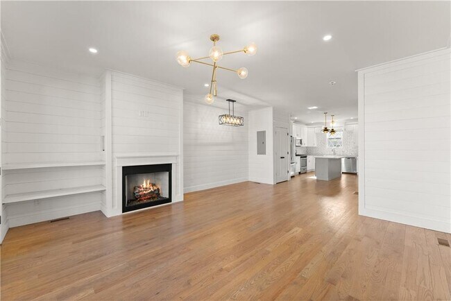 Building Photo - 35 Cottonwood St