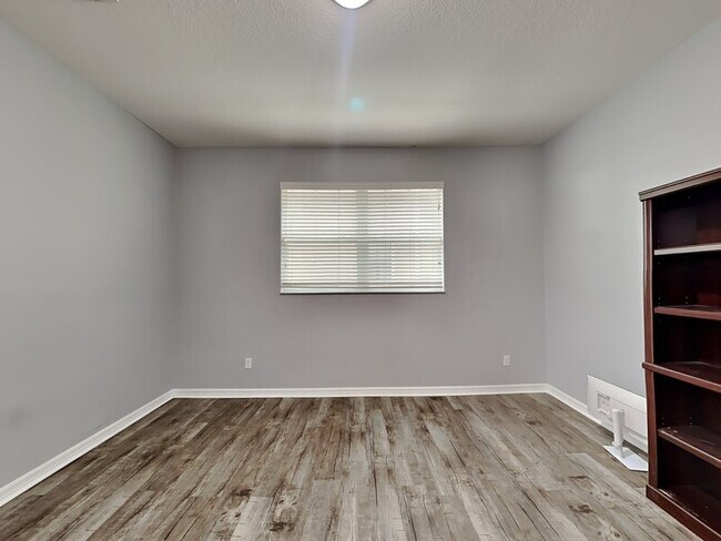 Building Photo - 5955 Paxton Ct