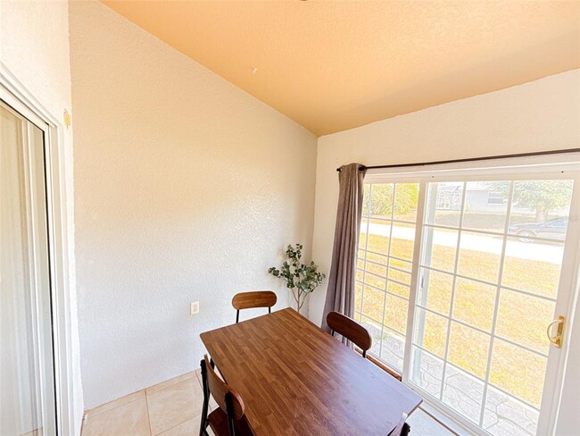 Building Photo - 407 Briarton Dr