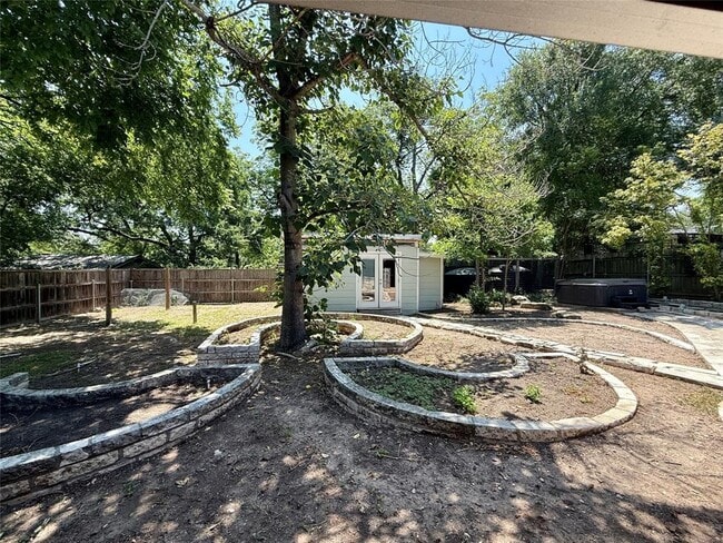Building Photo - 2607 Princeton Dr
