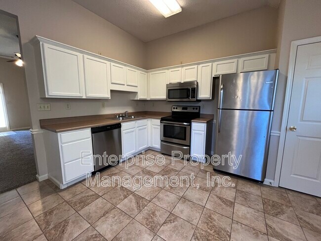 Building Photo - 1330 Siskin Dr