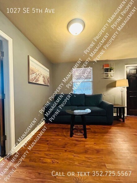 Building Photo - 1027 SE 5th Ave