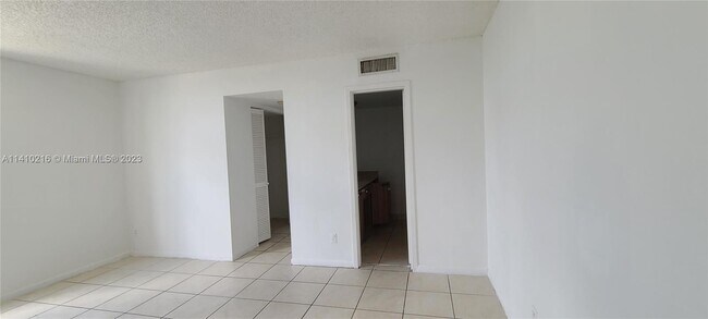 Building Photo - 13499 Biscayne Blvd