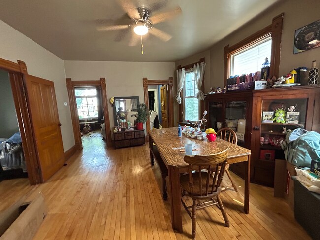 Building Photo - 2519 N Bartlett Ave