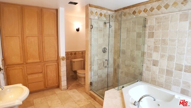 Building Photo - 3873 Beverly Ridge Dr