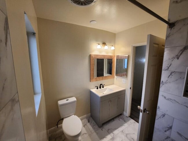 Building Photo - 642 Lemar Park Dr