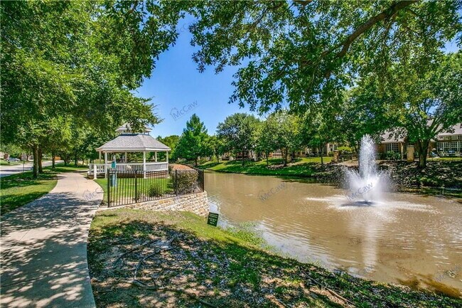Building Photo - 3401 Chadwick Dr