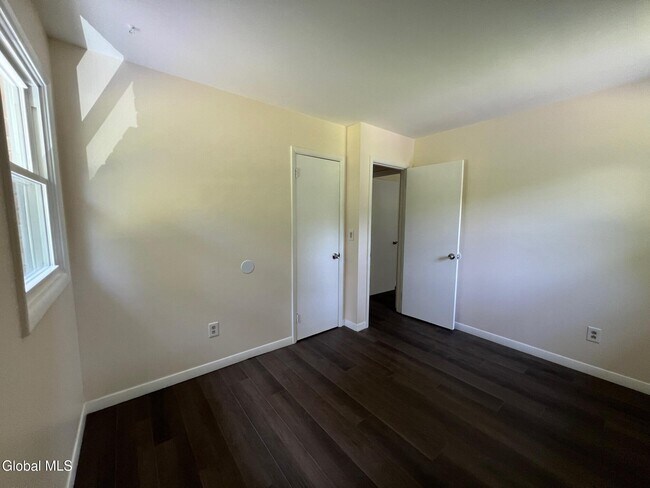 Building Photo - 8 Zelenke Dr