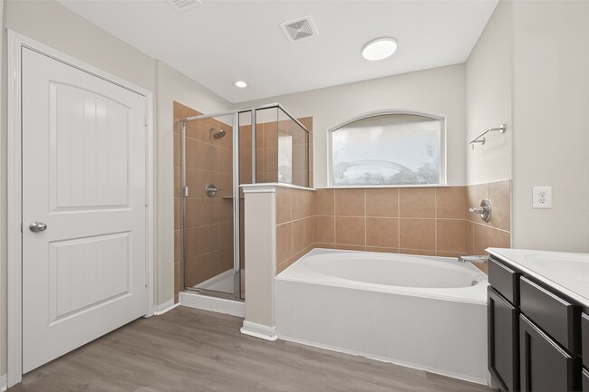 Building Photo - 21406 Forest Colony Dr