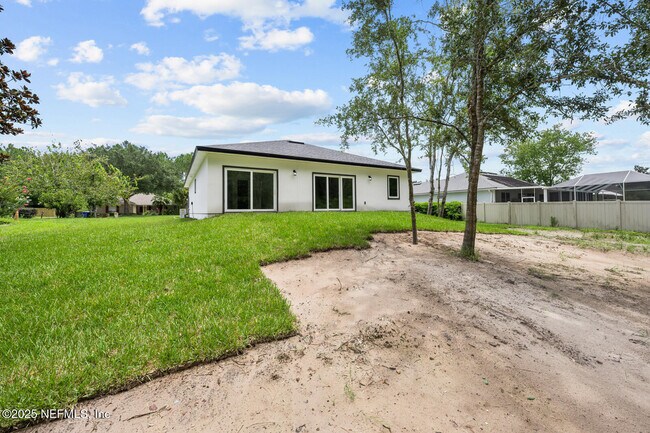 Building Photo - 213 Deportivo Dr