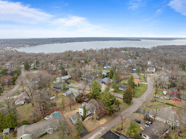 Building Photo - 438 Sylvan Dr