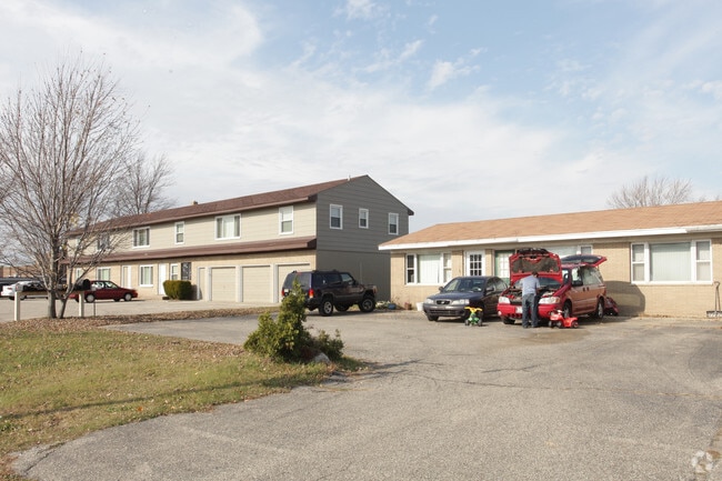 Building Photo - 6401-6412 Lake Michigan Dr