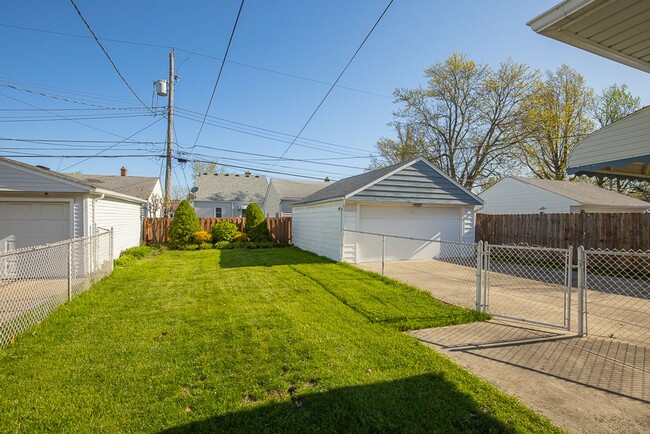 Building Photo - Charming 3 bedroom/2 bath House, Parma!