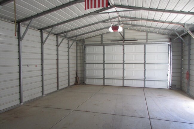 Building Photo - 2175 Maverick Dr