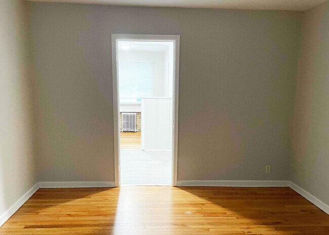 Building Photo - 3025 Clifton Ave