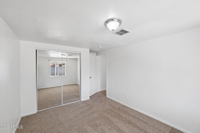 Building Photo - 7 S Catalina St