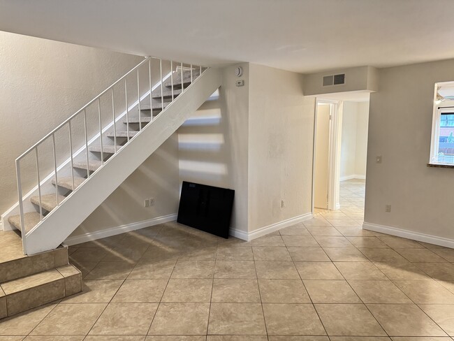 Building Photo - 2464 Caminito Ocean Cove