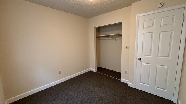 Building Photo - 133 Clover Valley Cir