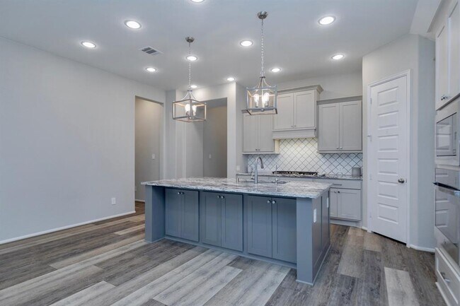 Building Photo - 30103 Aralia Dr