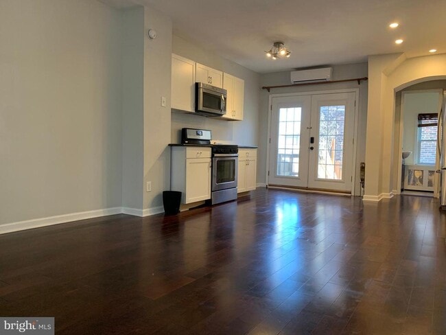 Building Photo - 848 Moyer St