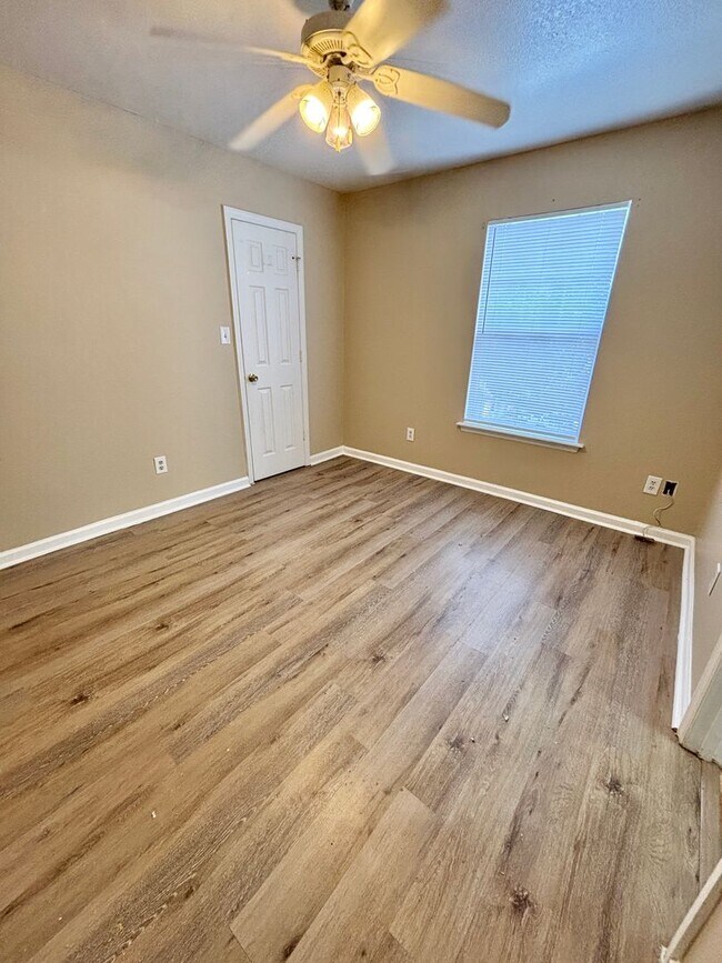 Building Photo - 2856 Botany Pl