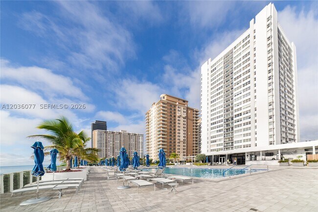 Building Photo - 1904 S Ocean Dr