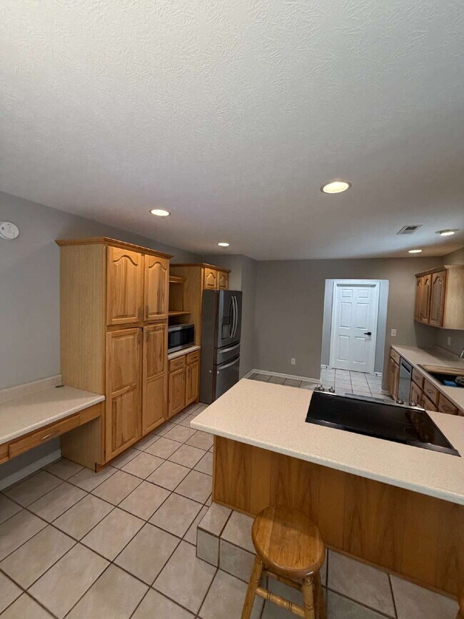 Building Photo - Canton - Easy commute to Asheville only 23 minutes