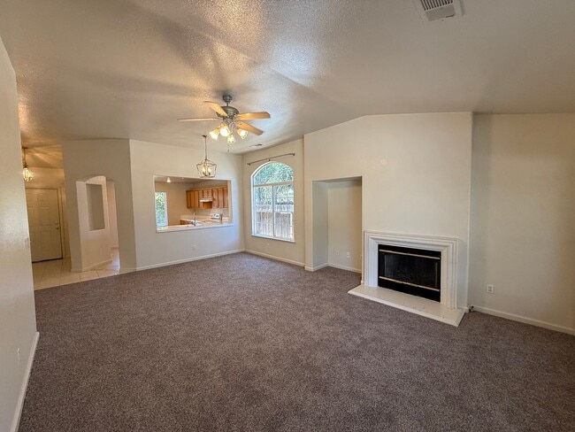 Building Photo - Single Story home in Sylvan School District!