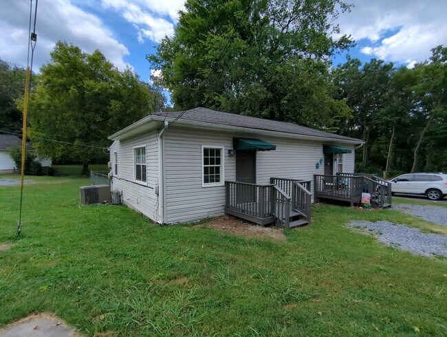 Primary Photo - 900 Carline Rd