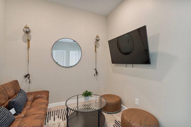 Building Photo - 16601 N Parkview Pl