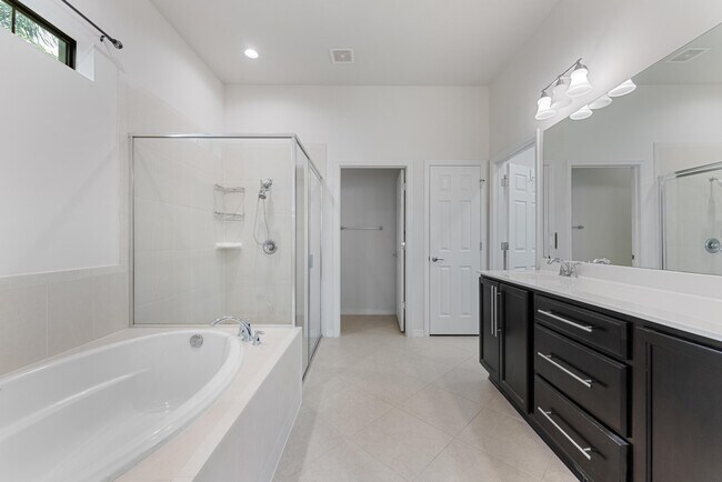 Building Photo - 4615 Siena Cir