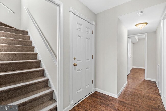 Building Photo - 9496 Convent Ln