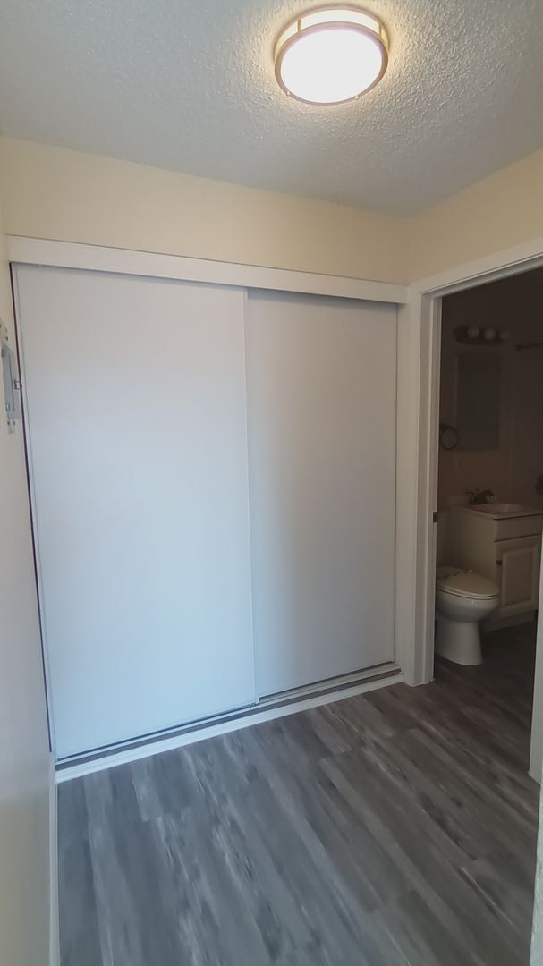 Building Photo - Welcome to SkyView Villa & Somerset Apartments!