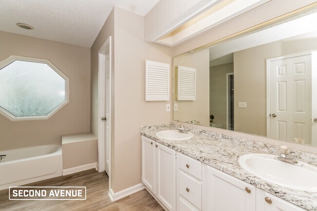 Building Photo - 8236 Hot Springs Dr N