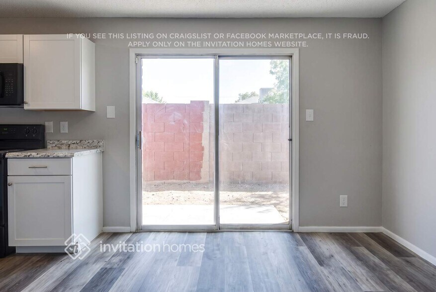 Building Photo - 456 E 6th Dr
