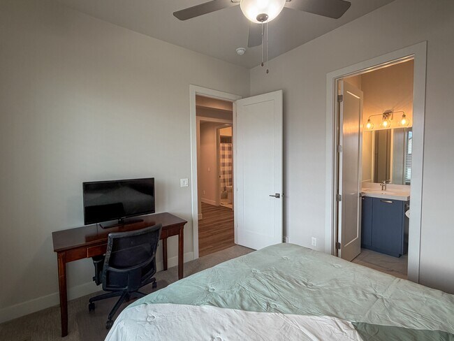 Building Photo - 5979 E Big Horn Pkwy