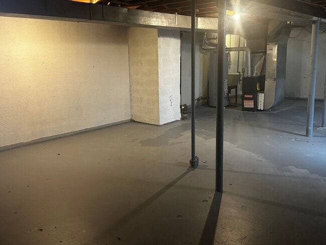 Building Photo - BEAUTIFUL 3 BEDROOM HOME