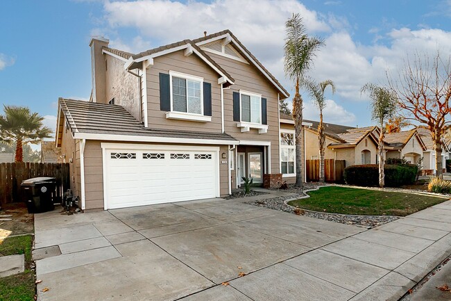 Building Photo - Two story home in Manteca!