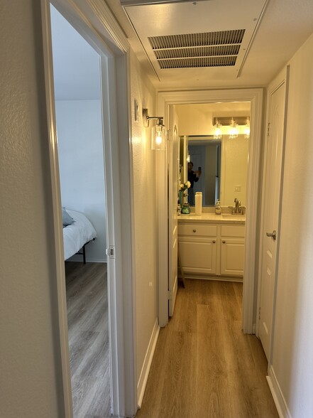 Building Photo - 12067 Alta Carmel Ct