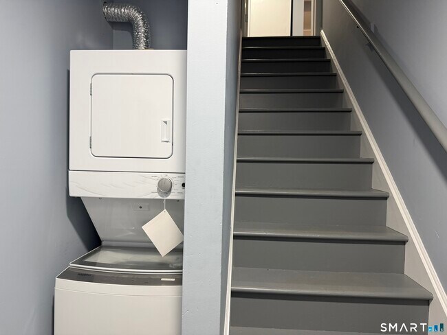 Building Photo - 85 Avery St