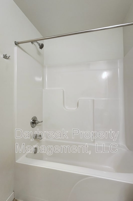 Building Photo - 2584 66th Ave S