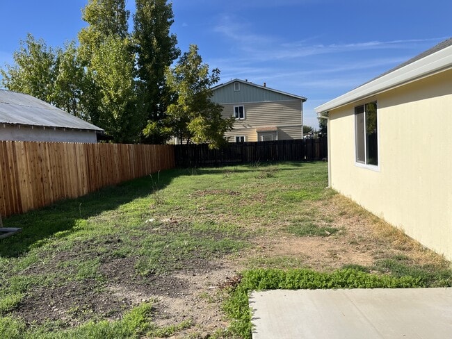 Building Photo - 5104 Chestnut Rd