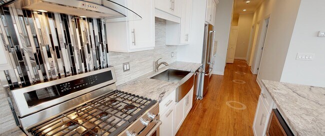 Building Photo - 847 S Wells St