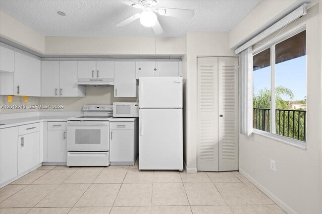 Building Photo - 12551 SW 16th Ct