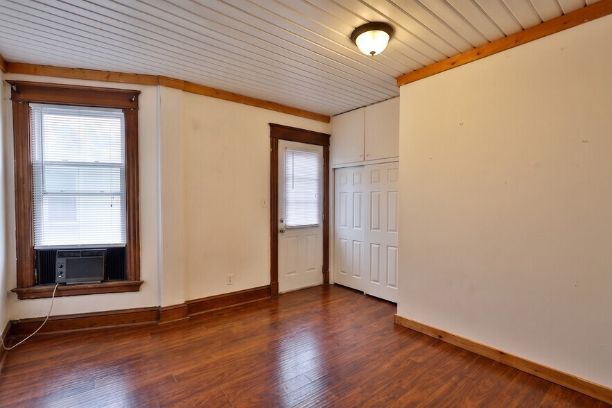 Building Photo - 508 W Mifflin St