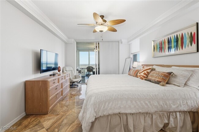 Building Photo - 6585 Nicholas Blvd