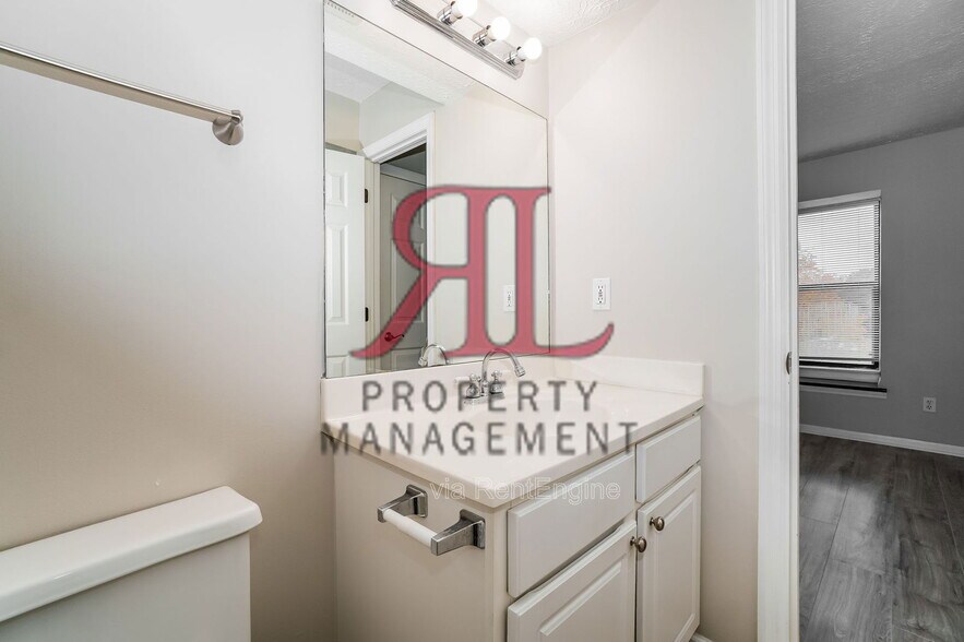 Building Photo - 2733 Greystone Dr