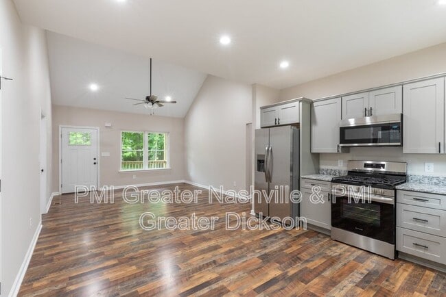 Building Photo - 218 Mike St