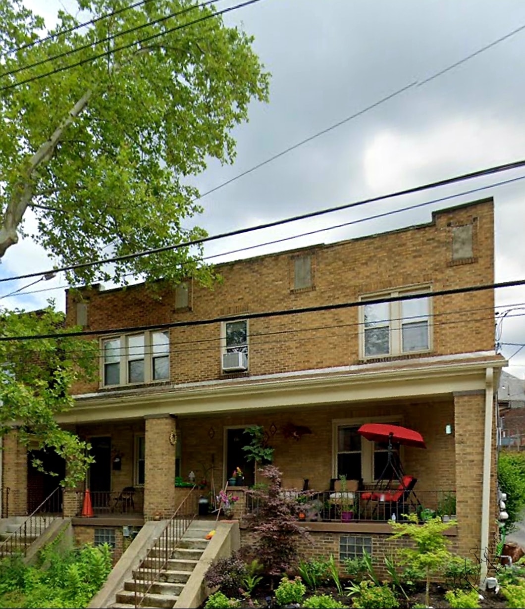 Building Photo - 541 Summerlea St