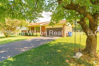 Building Photo - 617 Spring Valley Ln